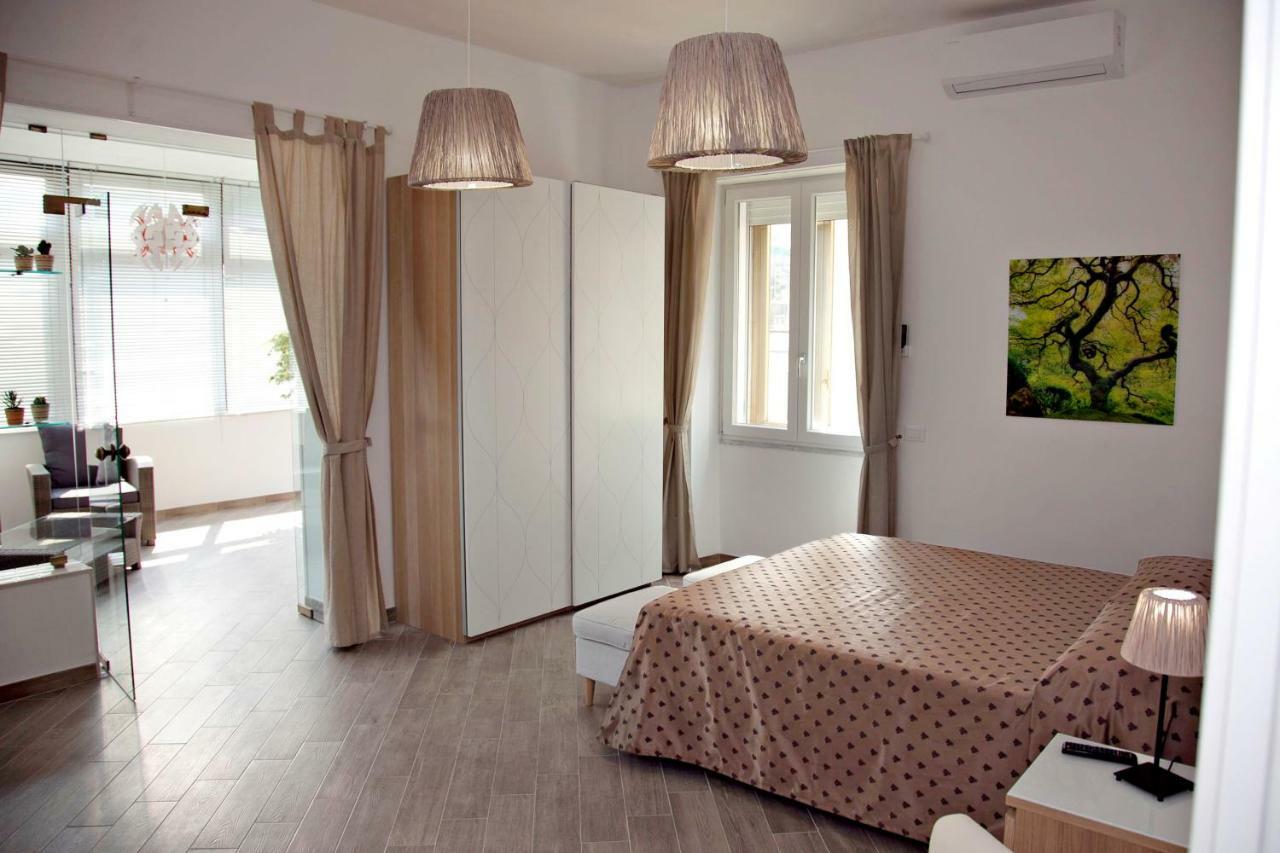 Maison Lumiere Salerno Bagian luar foto